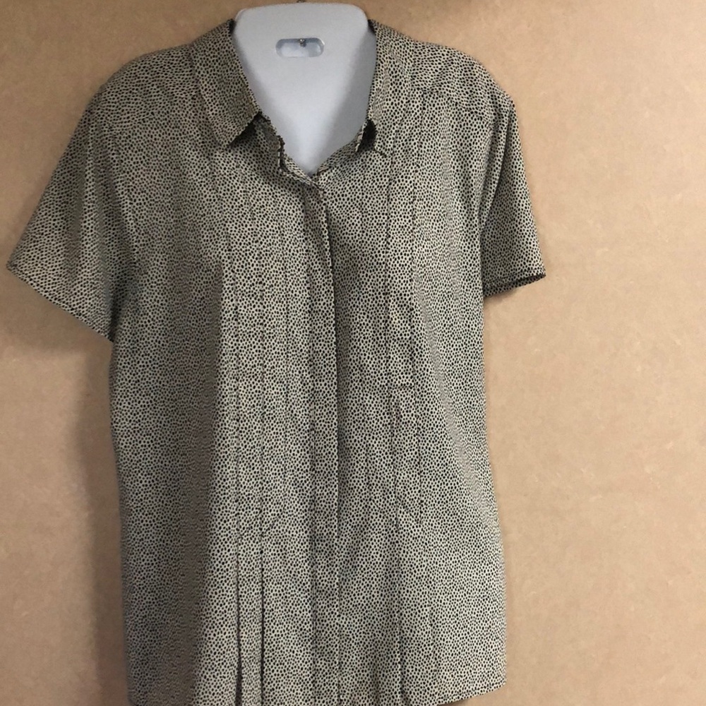 Dana Bachman beautiful blouse